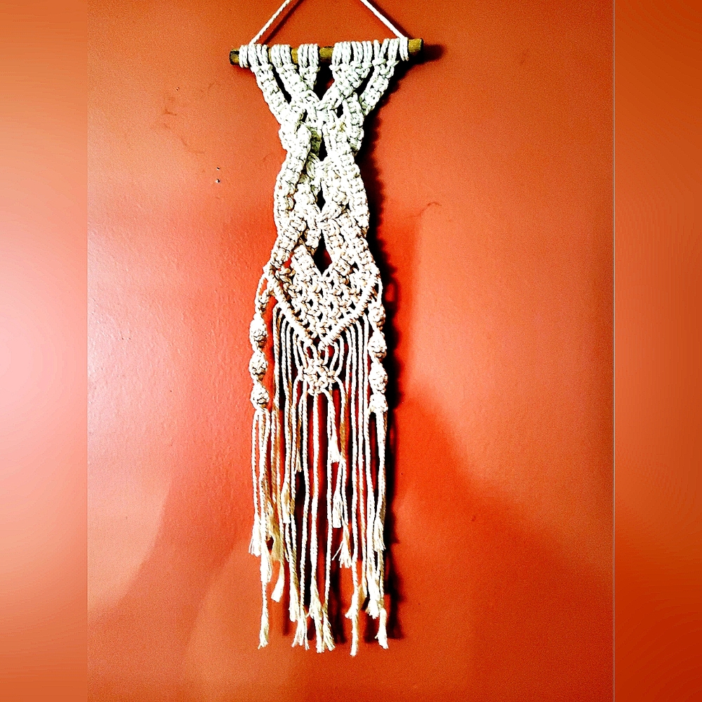 NWOT   Celtic Braid; Handmade Macrame Wall Hanging
